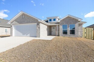 8851 Sunspire Ln in Centerton, AR - Building Photo