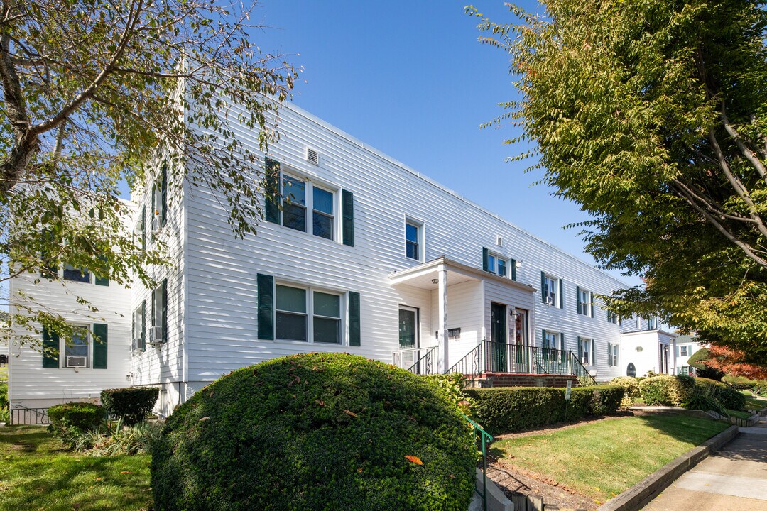 Ocean Harbor View Apartments in Freeport, NY - Foto de edificio