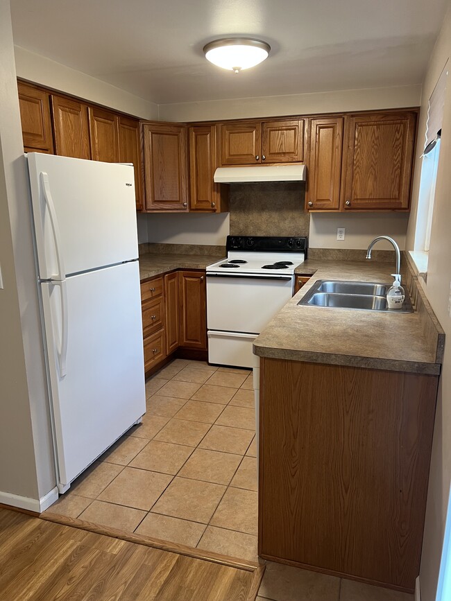 4672 baylor ct in Saginaw, MI - Foto de edificio - Building Photo