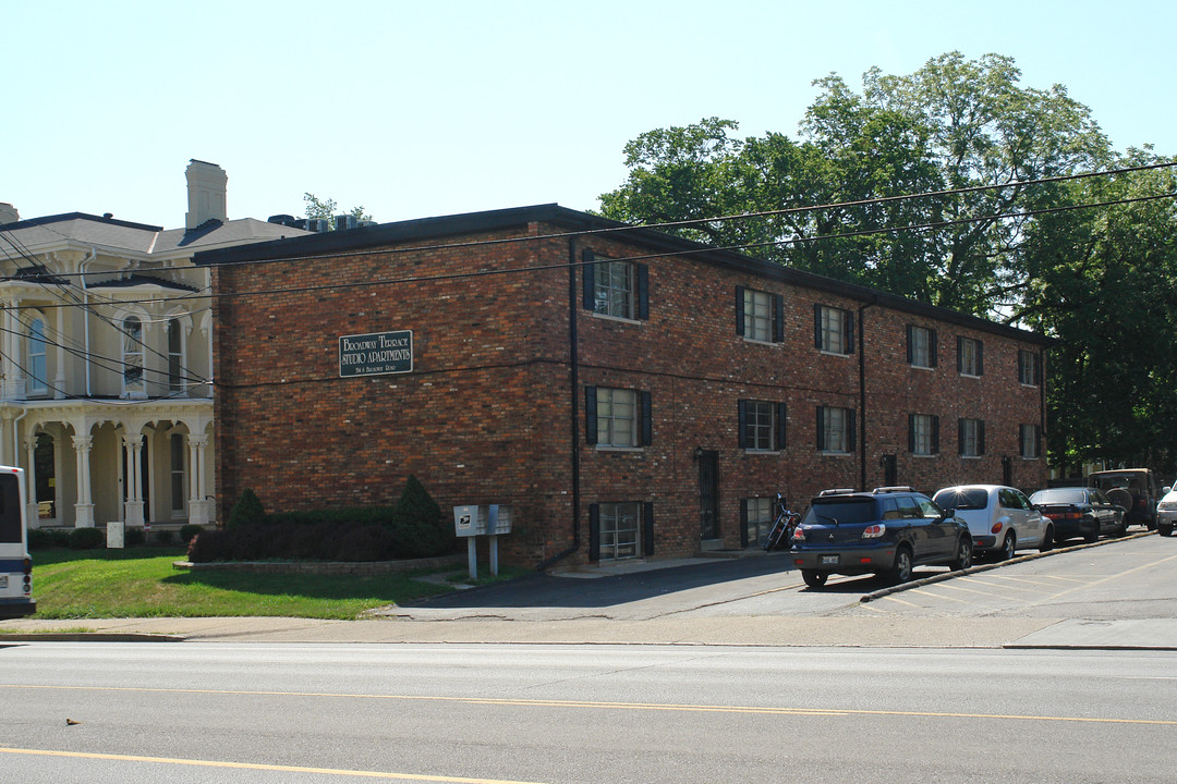 334 S Broadway in Lexington, KY - Foto de edificio