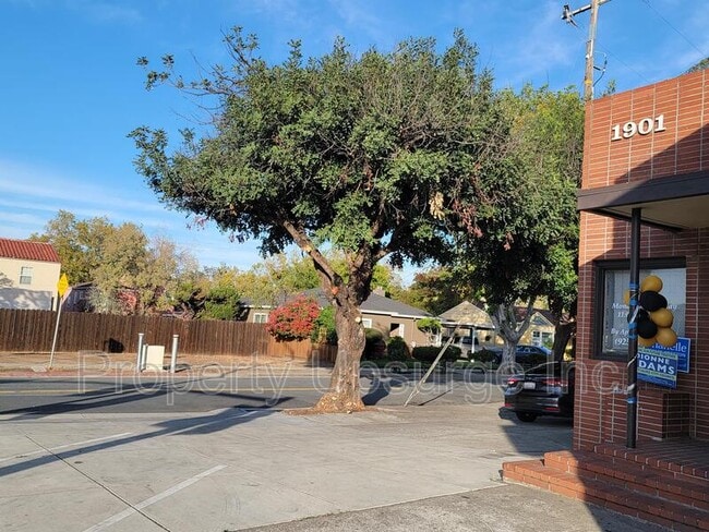 property at 1901 Railroad Ave