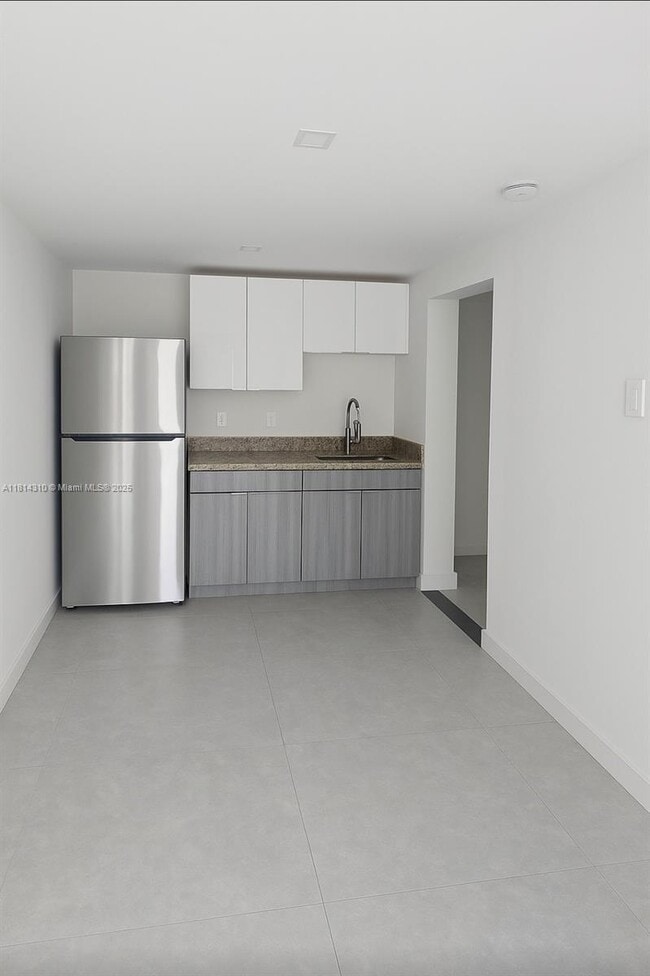 1601 NW 36th Ave in Miami, FL - Building Photo - Building Photo