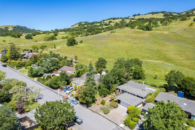 81 Sotelo Way in Novato, CA - Building Photo - Building Photo