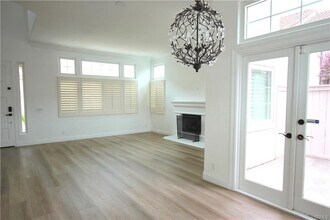 2421 E 16th St in Newport Beach, CA - Building Photo - Building Photo