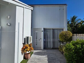 12352 SW 18th Terrace in Miami, FL - Building Photo - Building Photo