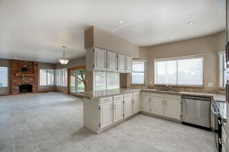 151 E Jeanine Dr in Tempe, AZ - Building Photo - Building Photo