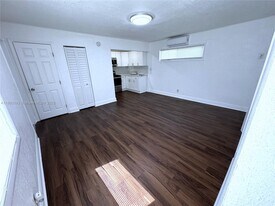 1025 NW 7th Ave in Fort Lauderdale, FL - Building Photo