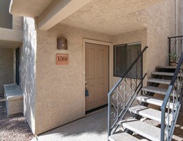 10055 E Mountainview Lake Dr in Scottsdale, AZ - Building Photo