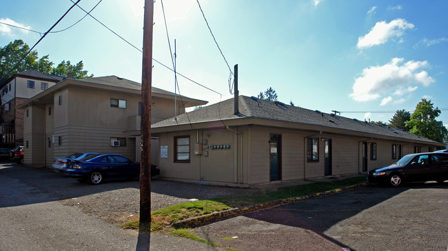 749-773 E 17th Ave in Eugene, OR - Foto de edificio - Building Photo