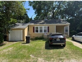 111 Westridge Dr in Tallahassee, FL - Building Photo