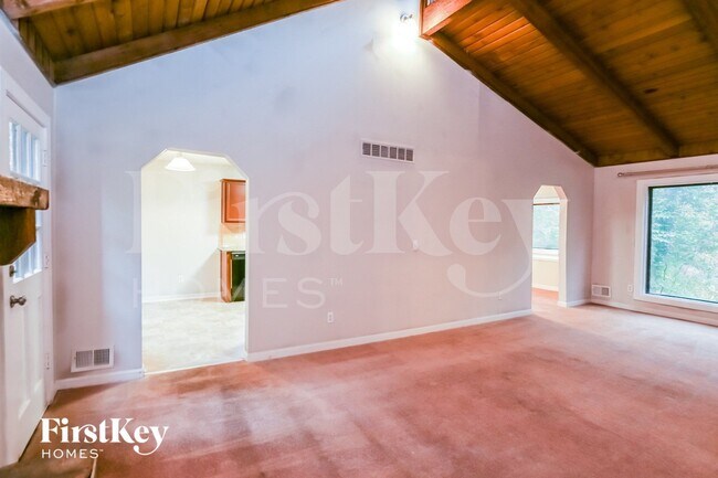 4949 Dana Dr NE in Kennesaw, GA - Foto de edificio - Building Photo