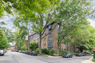 The Inn Apartments in Forest Hills, NY - Building Photo - Building Photo