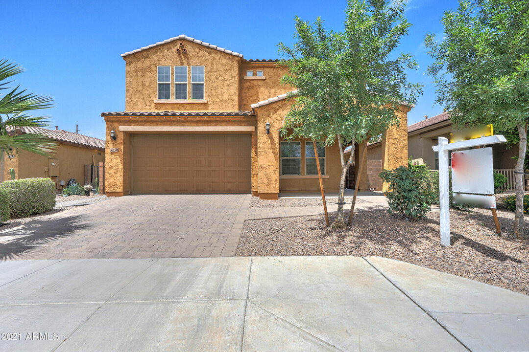 3230 E Wisteria Pl in Chandler, AZ - Foto de edificio