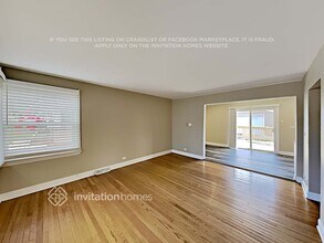 253 E La Porte Dr in Addison, IL - Building Photo - Building Photo