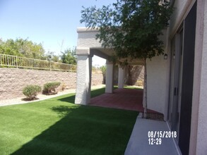 1327 Autumn Wind Way in Henderson, NV - Building Photo - Building Photo