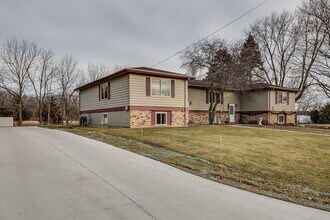 720 Lakeview Dr in Silver Lake, WI - Building Photo - Building Photo