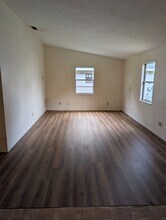 11851 Illinois St in Dunnellon, FL - Foto de edificio - Building Photo