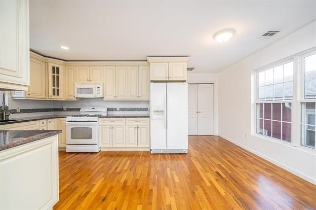 90 Evergreen St in Bayonne, NJ - Building Photo - Building Photo