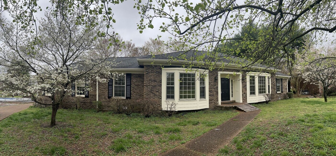 3004 Grassland Meadows Ct in Gallatin, TN - Building Photo