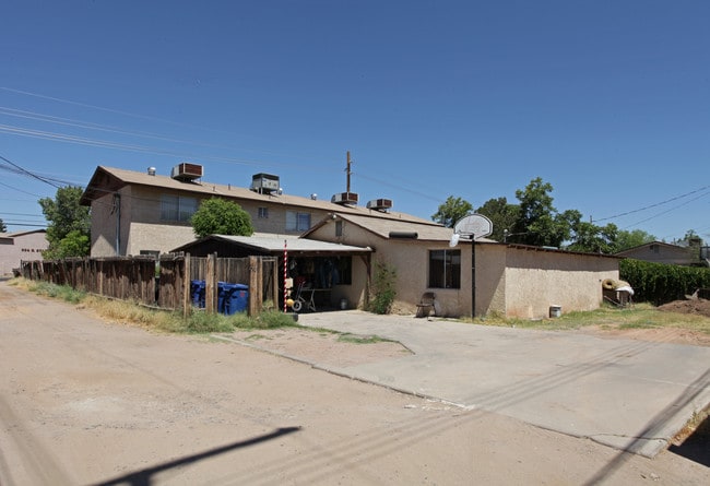 645 S Stapley Dr in Mesa, AZ - Foto de edificio - Building Photo