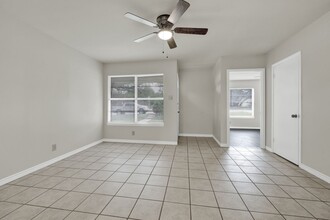 334-336-336 Craddock Ave in San Marcos, TX - Building Photo - Building Photo