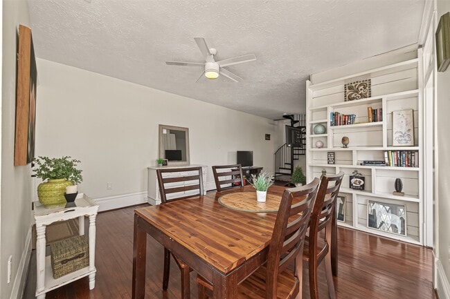 property at 324 W Alabama St