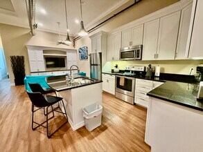 317 Main St, Unit 200 in Cedar Falls, IA - Building Photo - Building Photo