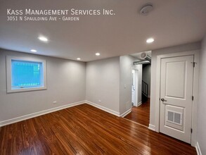 3051 N Spaulding Ave in Chicago, IL - Building Photo - Building Photo