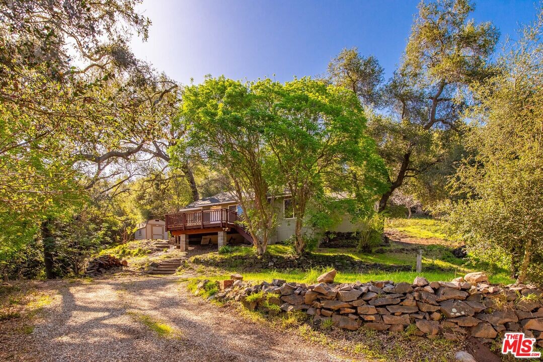 800 N Topanga Canyon Blvd in Topanga, CA - Building Photo