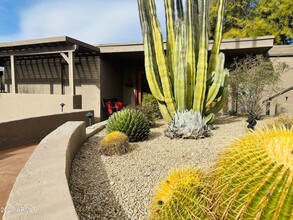 1039 N Boulder Dr in Carefree, AZ - Building Photo - Building Photo