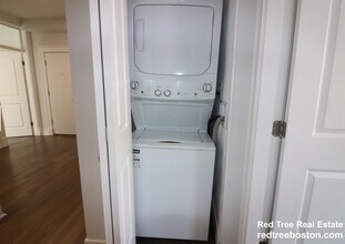 81 Park Dr in Boston, MA - Building Photo - Building Photo