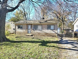 10325 Duke Dr in St. Louis, MO - Building Photo
