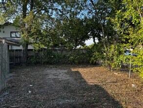 313 Flournoy Dr in Austin, TX - Building Photo - Building Photo