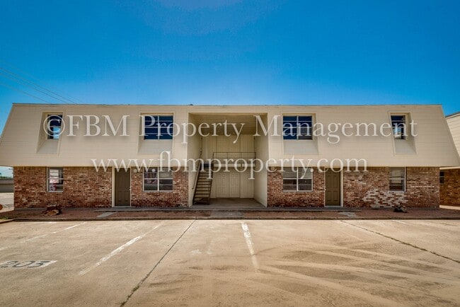 property at 825 Tehuacana Hwy