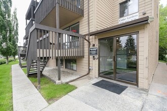 3519-3519 49 St NW in Calgary, AB - Building Photo - Building Photo