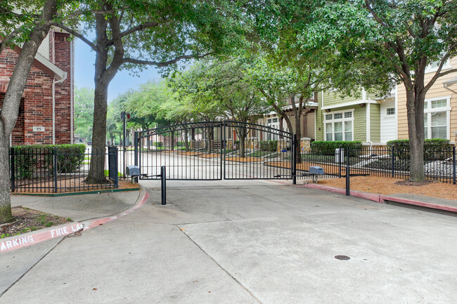 Stratford at Lakewood in Dallas, TX - Foto de edificio - Building Photo