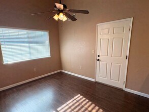 412 Chaffee Ln in Waterford, CA - Building Photo - Building Photo