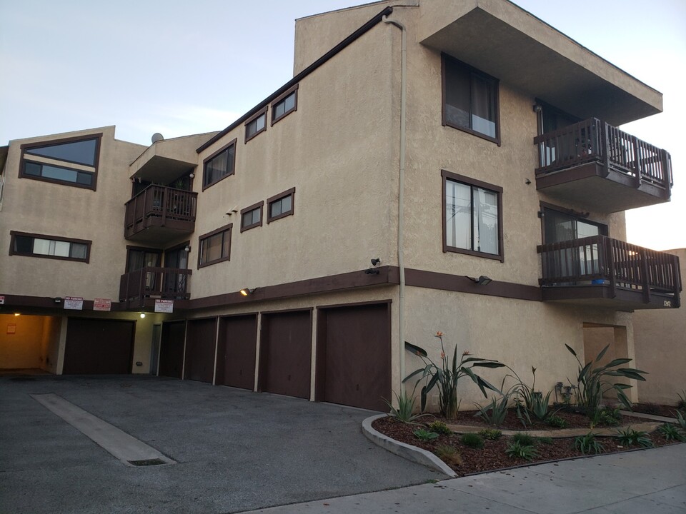 1242 E 4th St, Unit 1 in Long Beach, CA - Building Photo