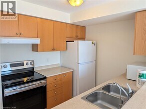 45 Cedarhill Crescent in Kitchener, ON - Building Photo - Building Photo