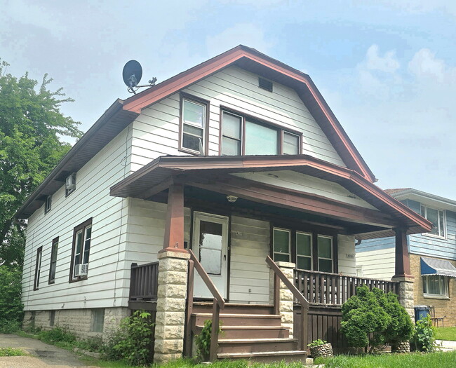 428 S 70th St, Unit Lower in Milwaukee, WI - Building Photo - Building Photo