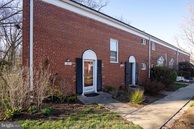3224 Martha Custis Dr in Alexandria, VA - Building Photo - Building Photo