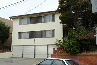 288 Van Buren Ave in Oakland, CA - Building Photo - Building Photo