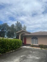 3985 NW 165th St in Opa Locka, FL - Building Photo