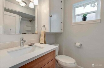 8147 9th Ave SW in Seattle, WA - Building Photo - Building Photo