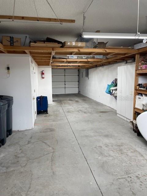 323 Madeira Cir in St. Petersburg, FL - Building Photo - Building Photo