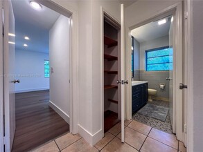 500 Perugia Ave in Coral Gables, FL - Building Photo - Building Photo