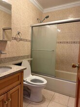 120-01 20th Ave in Queens, NY - Foto de edificio - Building Photo