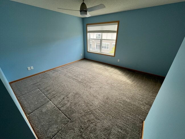 348 Jolly Ln in Columbia Heights, MN - Building Photo - Building Photo