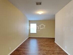 8055 Chisos Oak Dr in San Antonio, TX - Building Photo - Building Photo