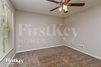 8215 Collier St SW in Covington, GA - Foto de edificio - Building Photo